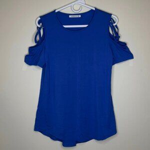 Size Med Girls Blue Short Sleeve Top by Adreamly